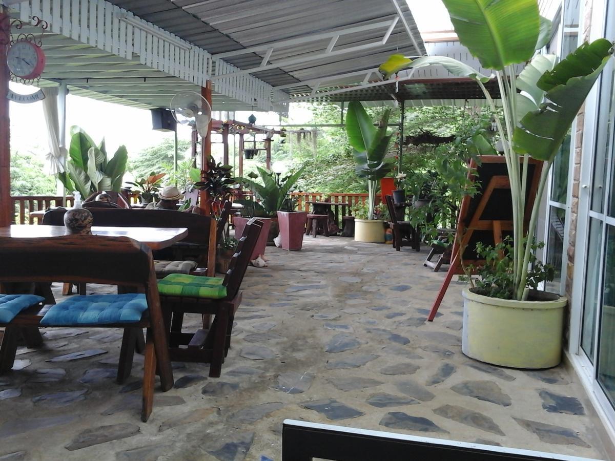 Kum Nangpaya Hotel แก่งกระจาน ภายนอก รูปภาพ