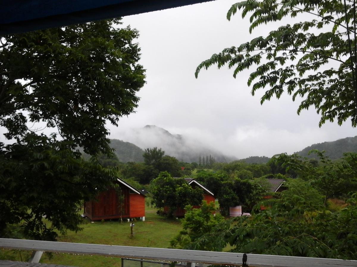 Kum Nangpaya Hotel แก่งกระจาน ภายนอก รูปภาพ
