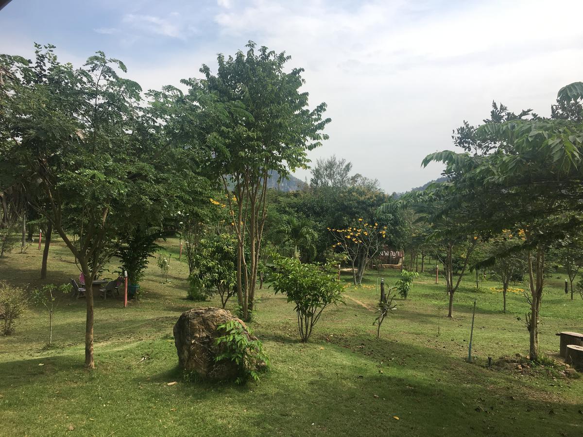 Kum Nangpaya Hotel แก่งกระจาน ภายนอก รูปภาพ