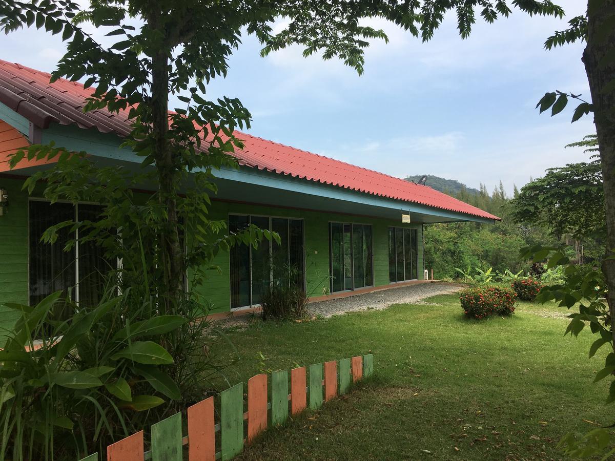 Kum Nangpaya Hotel แก่งกระจาน ภายนอก รูปภาพ
