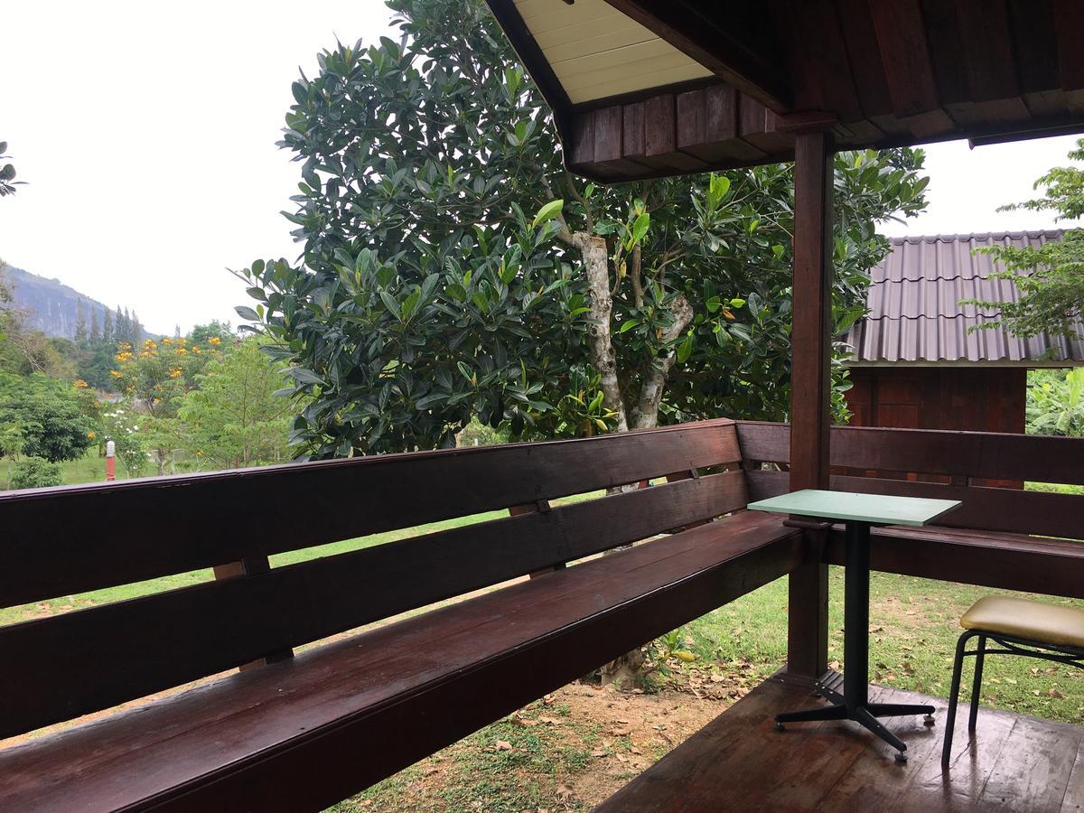 Kum Nangpaya Hotel แก่งกระจาน ภายนอก รูปภาพ